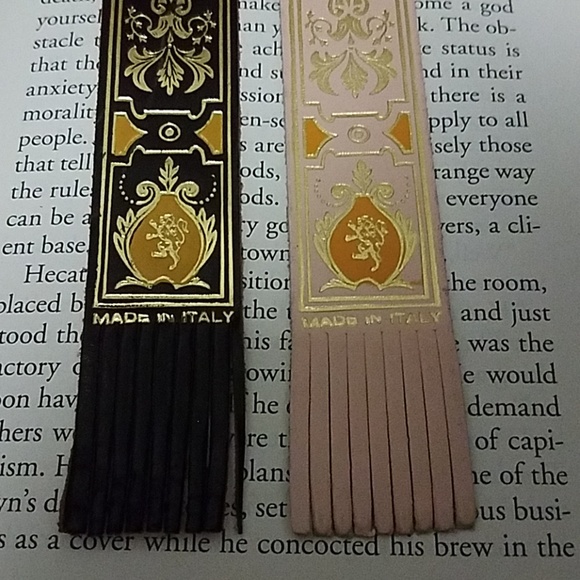 2 leather bookmarks - Picture 5 of 6